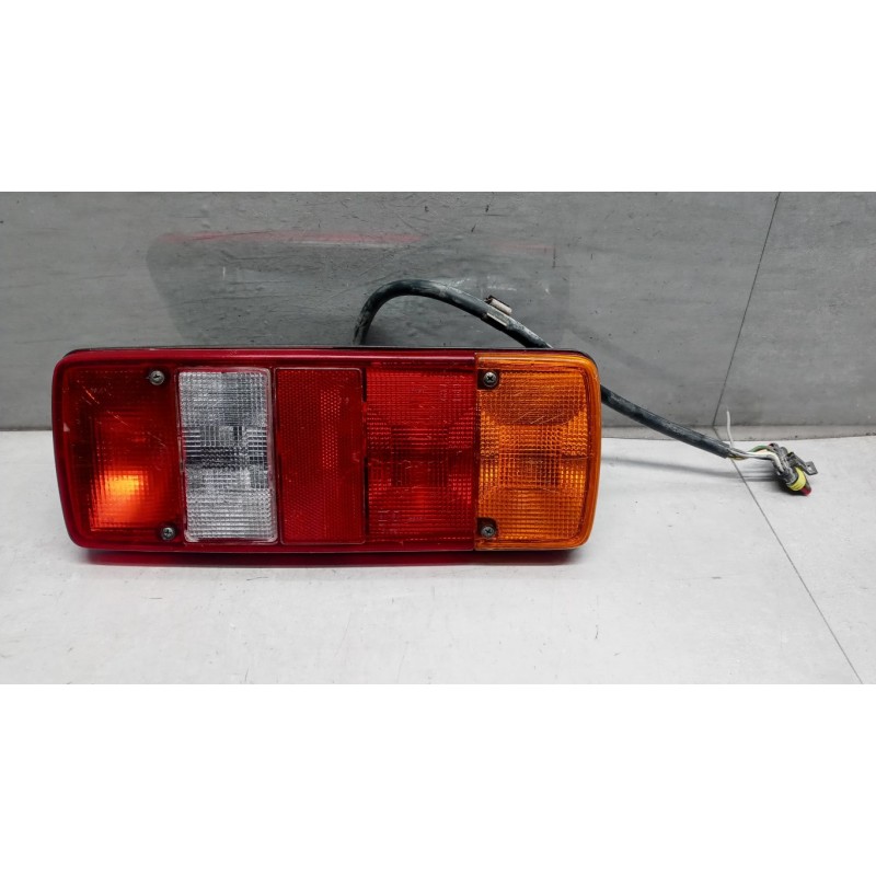 NISSAN truck FARO POSTERIORE ESTERNO SINISTRO NISSAN truck L usato