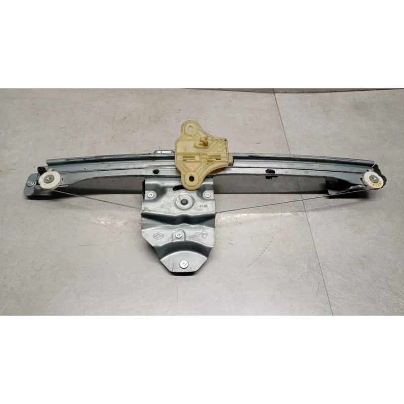 RENAULT FRONT LEFT POWERED WINDOWS  RENAULT Clio 2016>2019 used