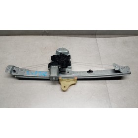 ALZA VETRI ANTERIORI...