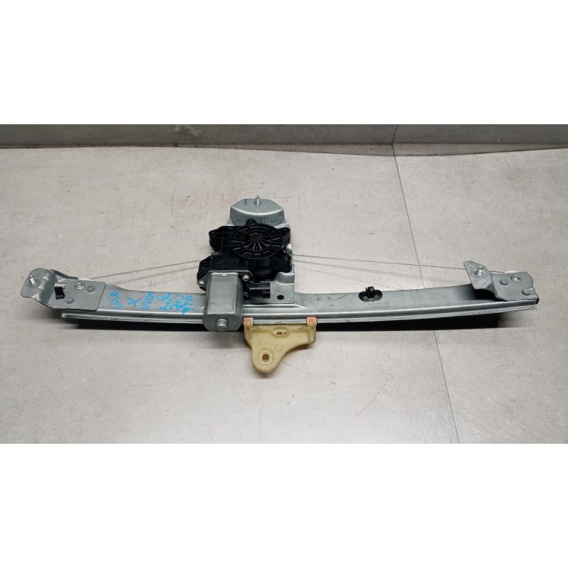 RENAULT FRONT LEFT POWERED WINDOWS  RENAULT Clio 2016>2019 used