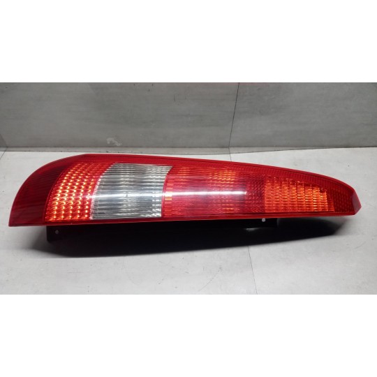 FARO POSTERIORE ESTERNO SINISTRO FORD Fiesta 2002>2005 usato