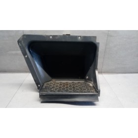 foot up right
 NISSAN...