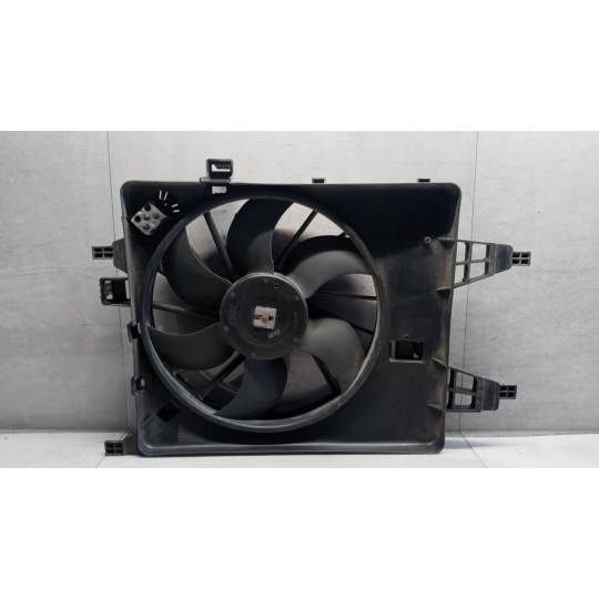 CONVOGLIATORE ELETTROVENTOLA RENAULT Kangoo 2008>2013 usato