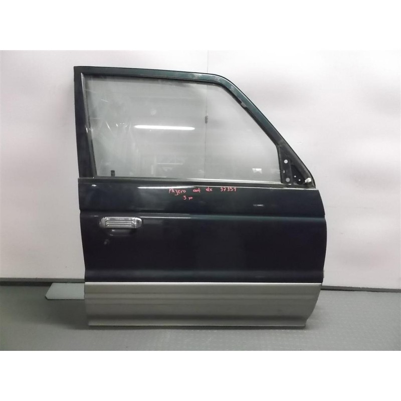 MITSUBISHI RIGHT FRONT DOOR  MITSUBISHI Pajero 1991>1996 (V20) used