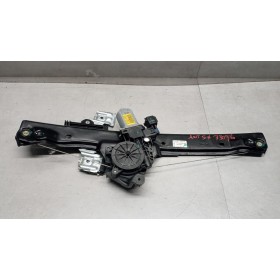 ALZA VETRI ANTERIORI...