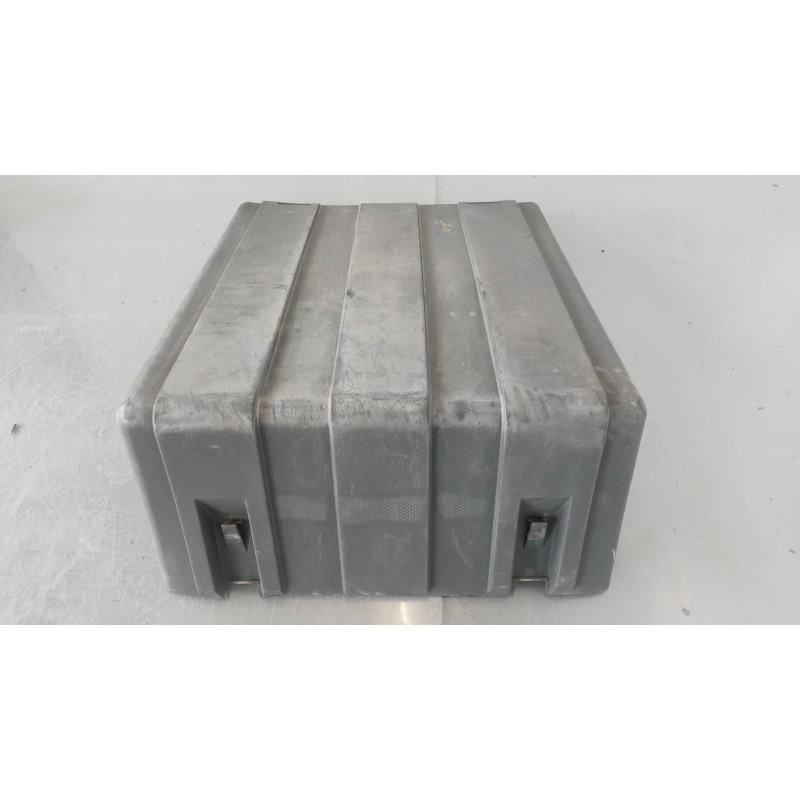 IVECO BATTERY BOX COVER IVECO TRAKKER 2013> used