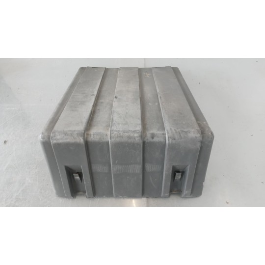 BATTERY BOX COVER IVECO TRAKKER 2013> used