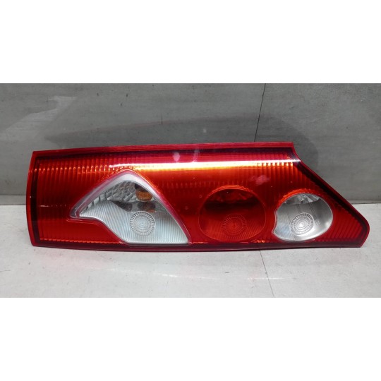 FARO POSTERIORE ESTERNO DESTRO RENAULT Kangoo 2008>2013 usato