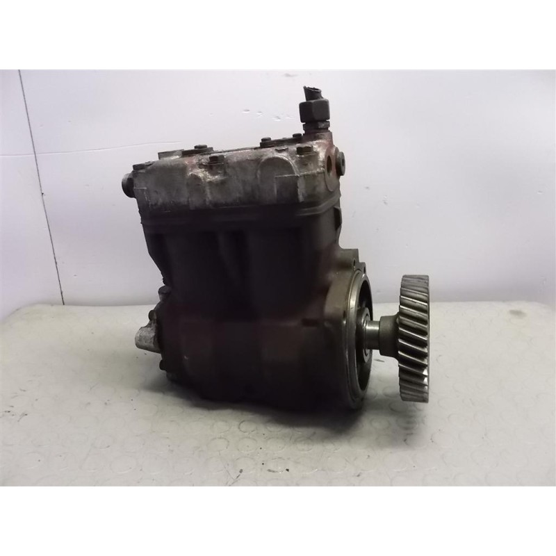 IVECO AIR BRAKE COMPRESSOR IVECO EUROTECH used