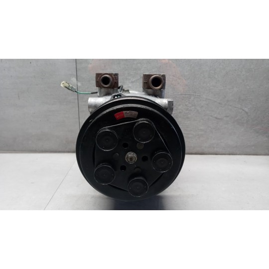 AIR CONDITIONER COMPRESSOR MENARINI BUS used