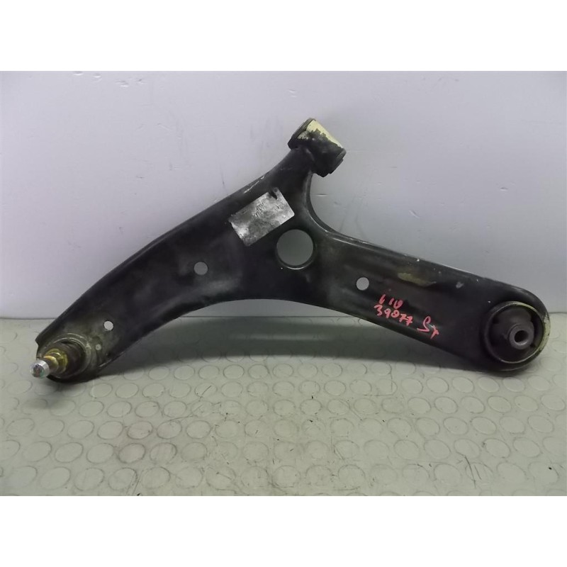 HYUNDAI BRACCIO OSCILLANTE ANTERIORE INFERIORE SINISTRO HYUNDAI i10 2013>2016 usato