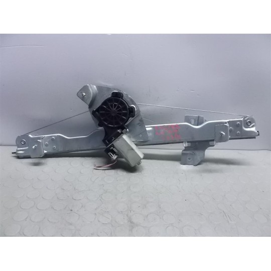 ALZA VETRI ANTERIORI DESTRO DACIA Duster 2010>2013 usato