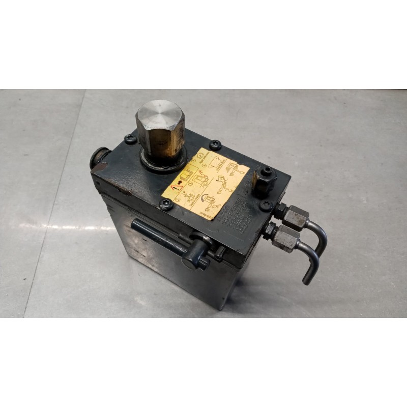 IVECO CAB LIFT PUMP  IVECO TRAKKER 2013> used