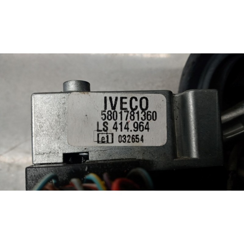 IVECO INTERRUTTORI E PULSANTI DEVIO IVECO TRAKKER 2013> usato