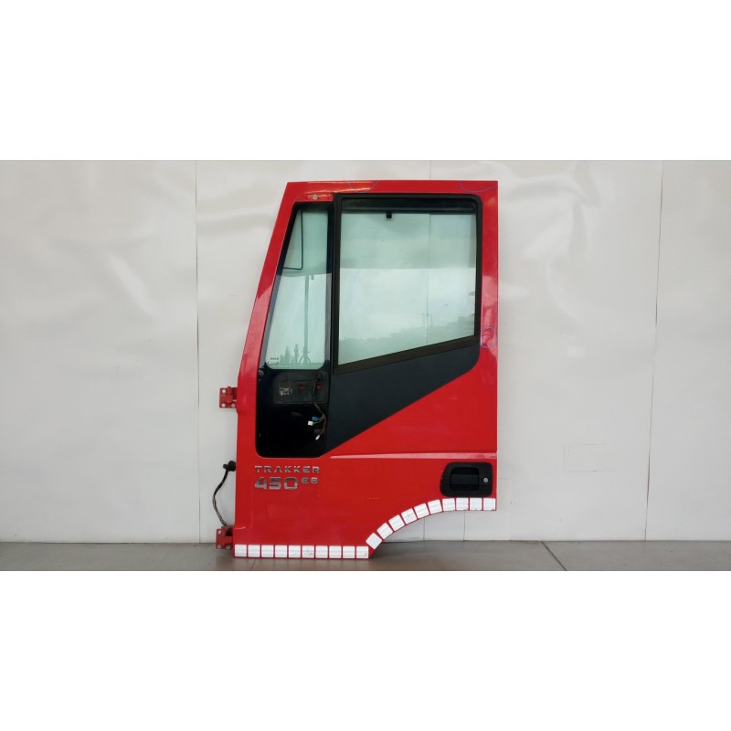 IVECO LEFT FRONT DOOR IVECO TRAKKER 2013> used