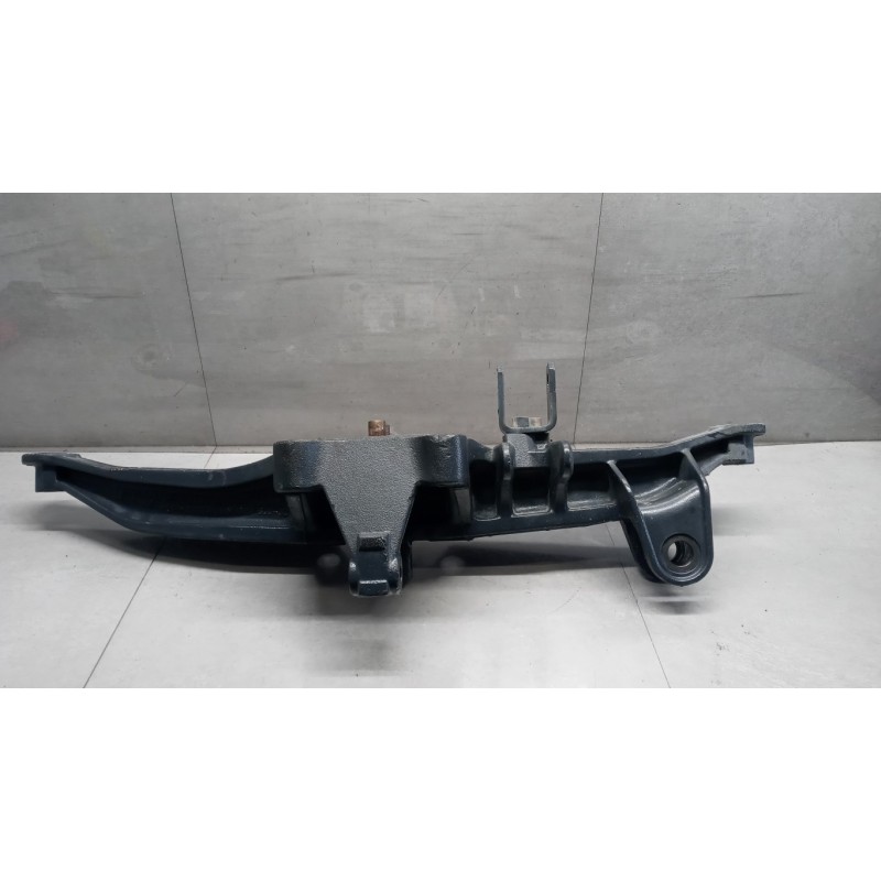 IVECO SUSPENSION SUPPORT IVECO TRAKKER 2013> used