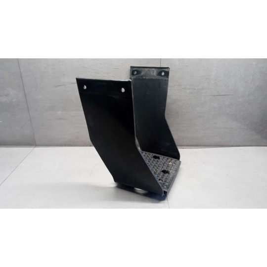FOOT UP LEFT  IVECO TRAKKER 2013> used
