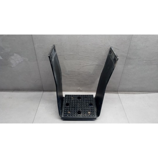 FOOT UP LEFT  IVECO TRAKKER 2013> used