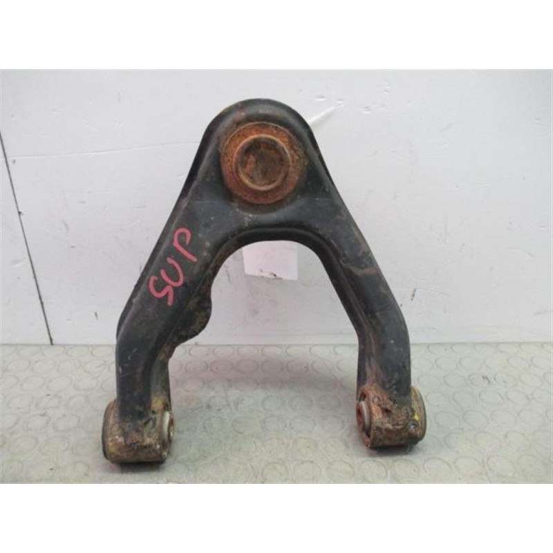 NISSAN CONTROL ARM FRONT UPPER RIGHT  NISSAN Navarra 1997>2001 used