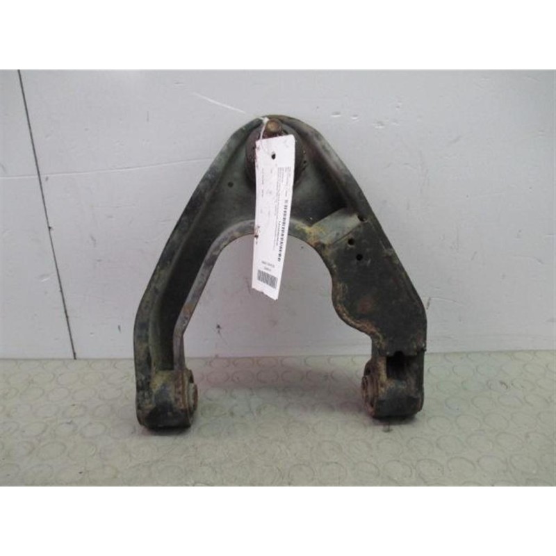 NISSAN CONTROL ARM FRONT UPPER RIGHT  NISSAN Navarra 1997>2001 used
