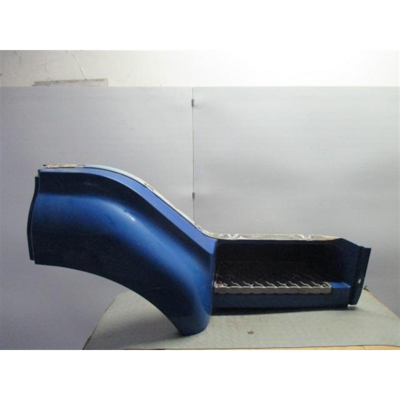 RENAULT truck RIGHT FRONT MUDGUARD  RENAULT truck Premium 1996>2005 used