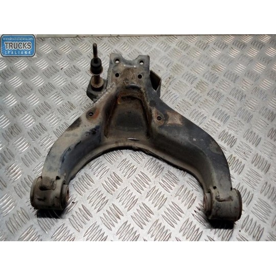 BRACCIO OSCILLANTE ANTERIORE INFERIORE DESTRO NISSAN truck Cabstar 1999>2005 usato