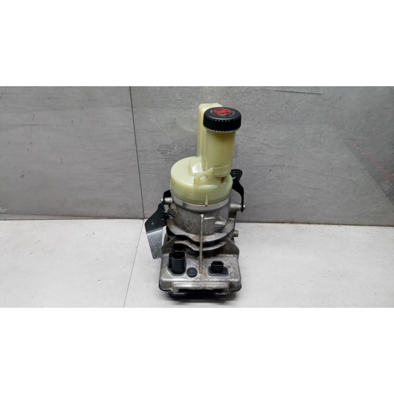 RENAULT van STEERING PUMP RENAULT van Master 2014>2019 used