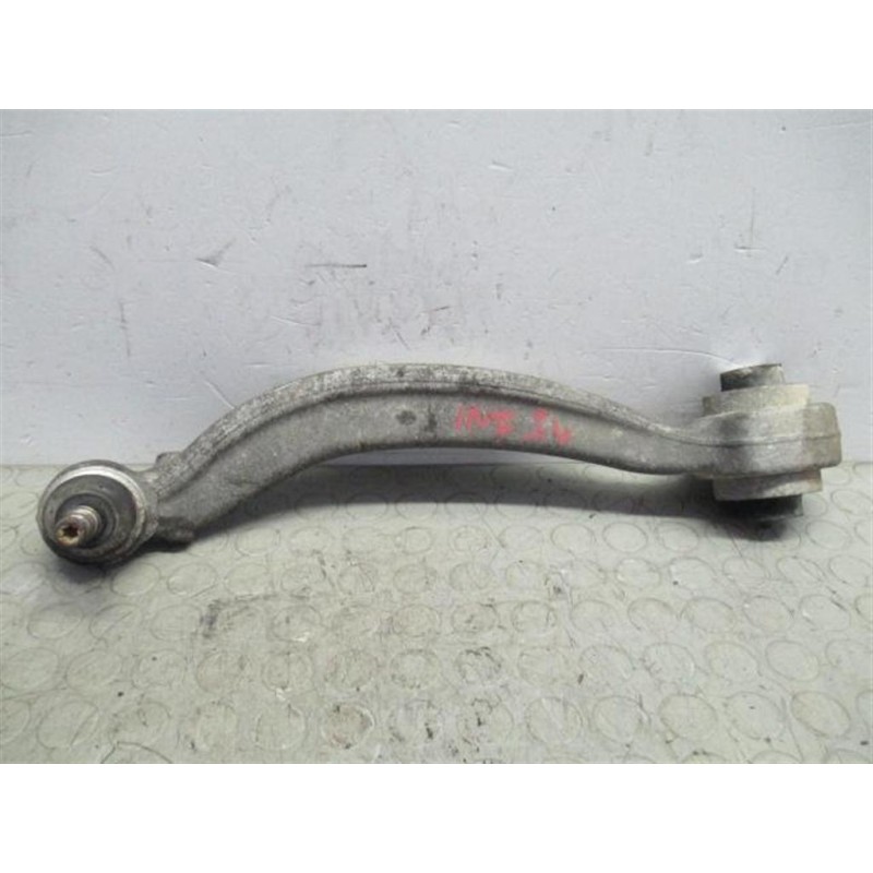 MERCEDES-BENZ BRACCIO SOSPENSIONE INFERIORE SINISTRO MERCEDES-BENZ Classe C (W204) 2007>2011 usato