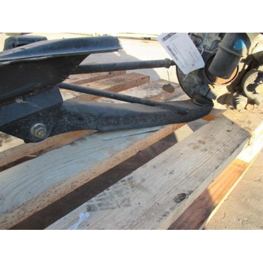 BRACCIO OSCILLANTE ANTERIORE INFERIORE DESTRO PIAGGIO Micro Vett usato