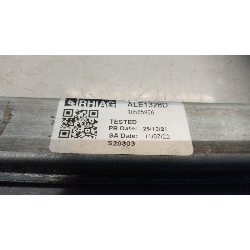 FIAT ALZA VETRI ANTERIORI DESTRO FIAT Doblo' 2005>2009 usato