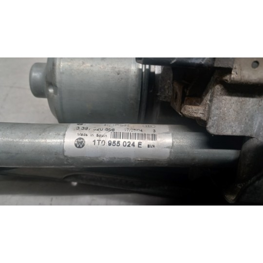 windshield wiper motor VOLKSWAGEN Touran 2003>2007 used