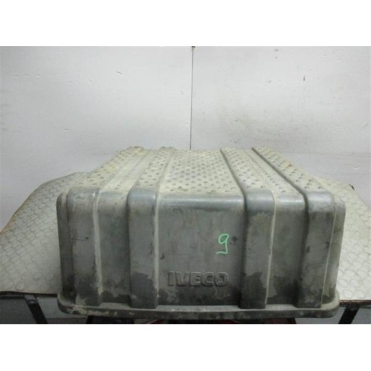COPERCHIO PORTABATTERIA IVECO 145-17 usato