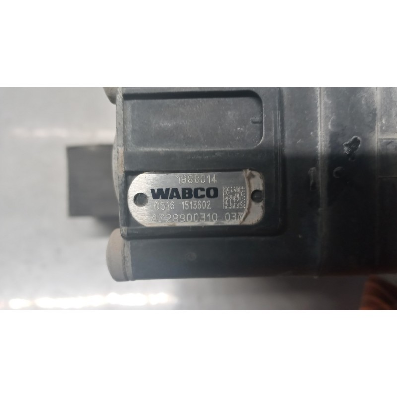 DAF VARIE FRENI 2 DAF XF106 usato