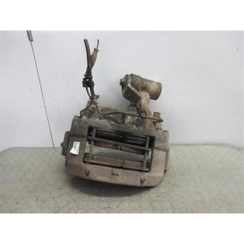 NISSAN truck PINZA POSTERIORE DESTRA NISSAN truck Atleon usato