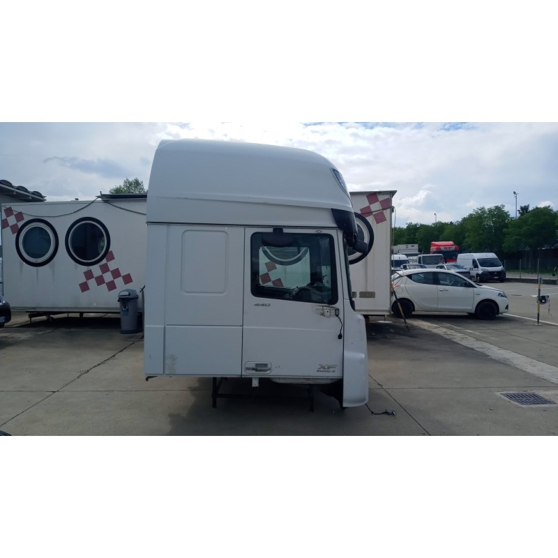 DAF CABINA DAF XF106 usato
