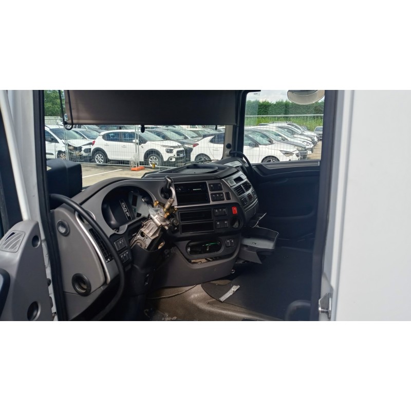 DAF CABINA DAF XF106 usato