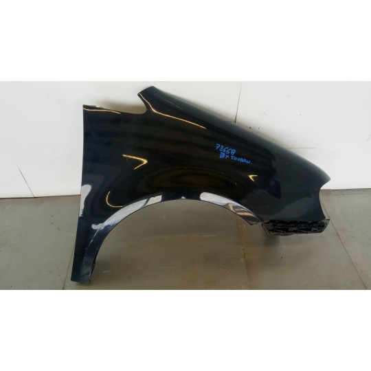 PARAFANGO ANTERIORE DESTRO VOLKSWAGEN Touran 2003>2007 usato