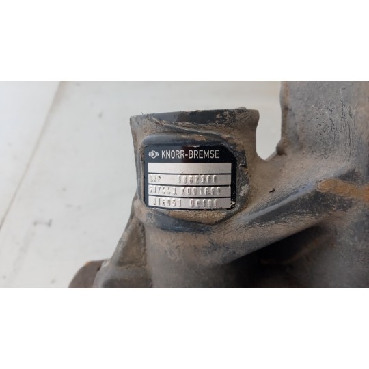 PINZA ANTERIORE DESTRA DAF XF106 usato