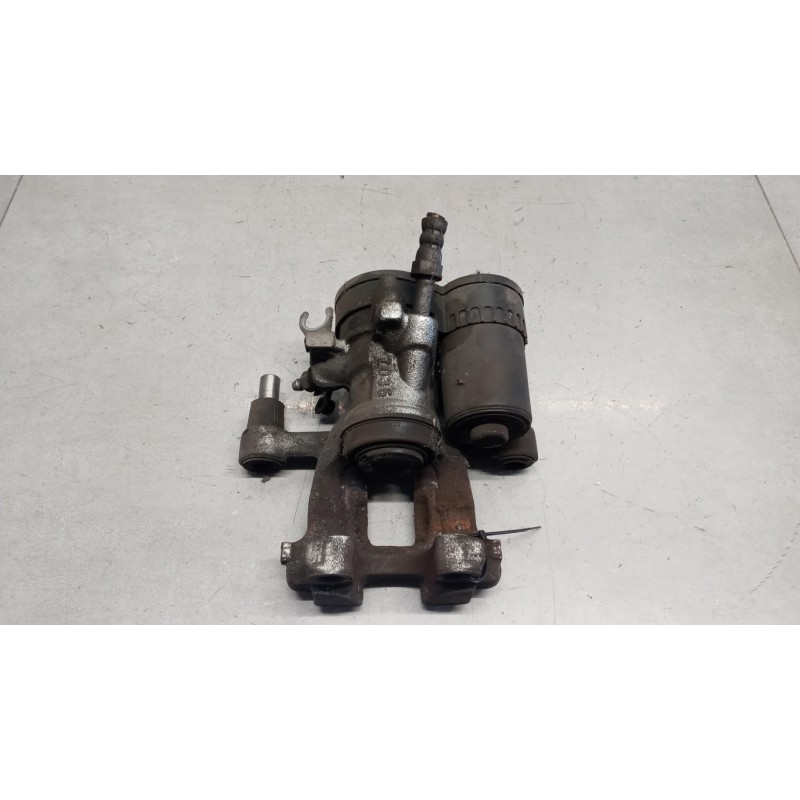 BMW PINZA POSTERIORE DESTRA BMW Serie 1 (F40) 2019> usato