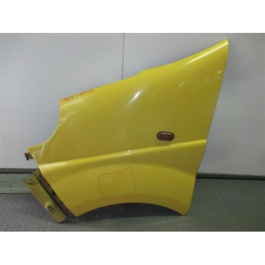 PARAFANGO ANTERIORE SINISTRO RENAULT van Trafic 2001>2007 usato