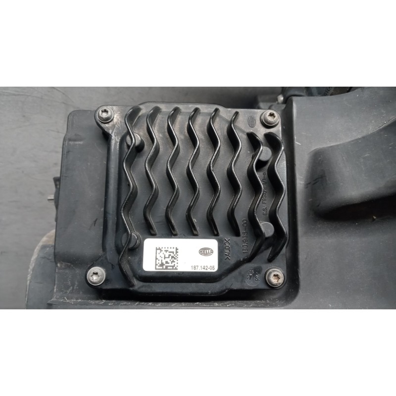 DAF FARO ANT LED DESTRO DAF XF106 usato