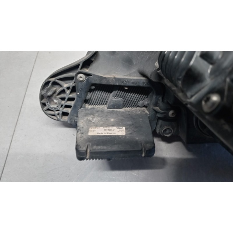 DAF FARO ANT LED DESTRO DAF XF106 usato