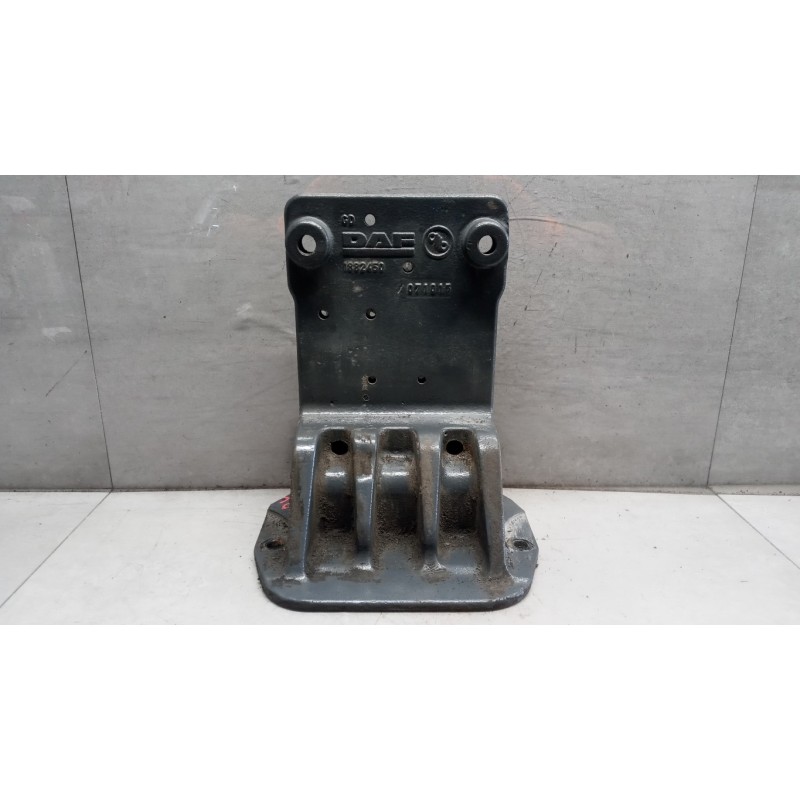 DAF SUPPORTO SOSPENSIONI DAF XF106 usato