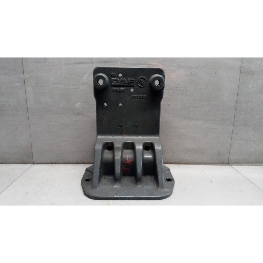 SUPPORTO SOSPENSIONI DAF XF106 usato