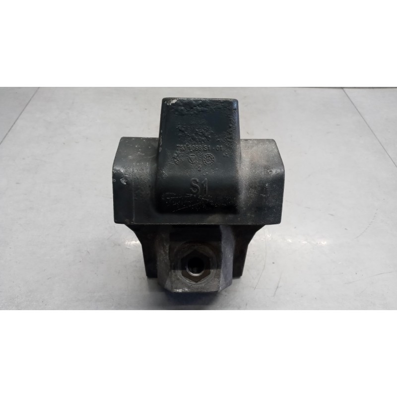 DAF SUPPORTO MOTORE DAF XF106 usato