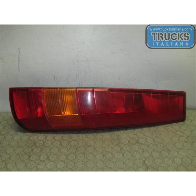 MITSUBISHI RIGHT REAR LIGHT MITSUBISHI Space Runner 1999> used