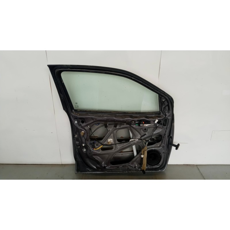 SUZUKI LEFT FRONT DOOR SUZUKI Baleno 2016> used