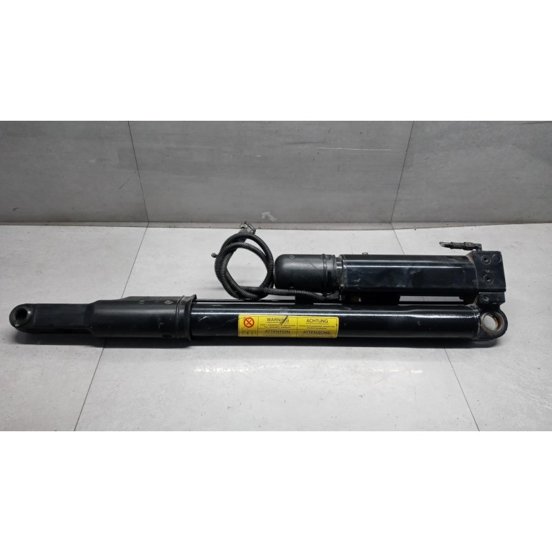 IVECO PISTONE ALZA CABINA IVECO Stralis 2003>2007 usato