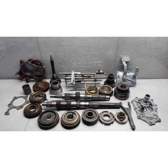 GEARBOXES  NISSAN Navarra 2015> used