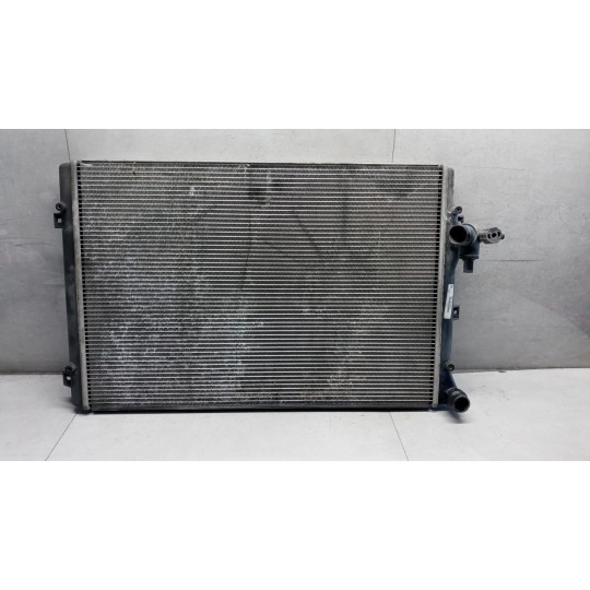 RADIATORE INTERCOOLERS VOLKSWAGEN Touran 2003>2007 usato